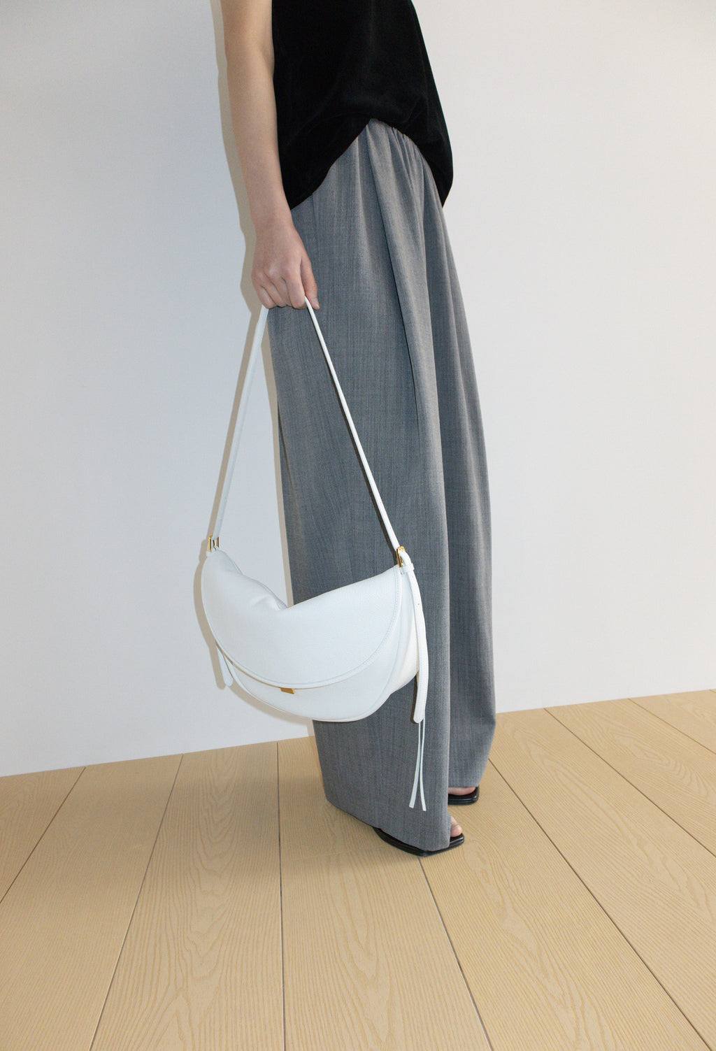 Crescent Bag Medium Togobeeige