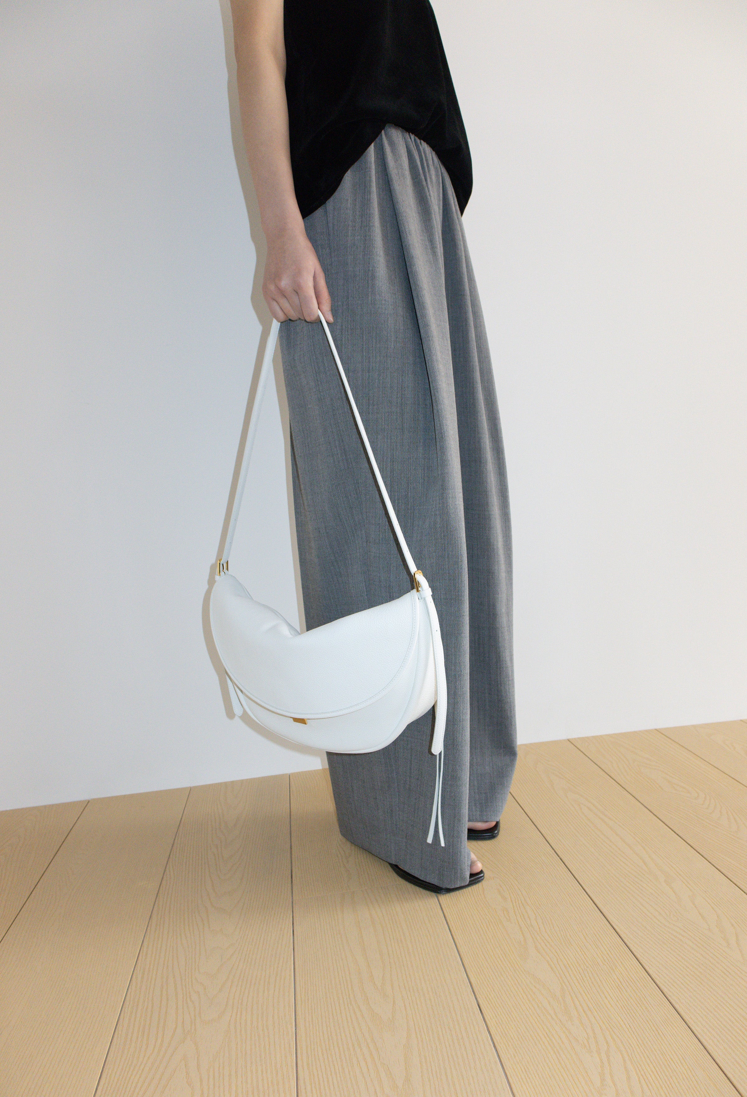 Crescent Bag Medium Togobeeige