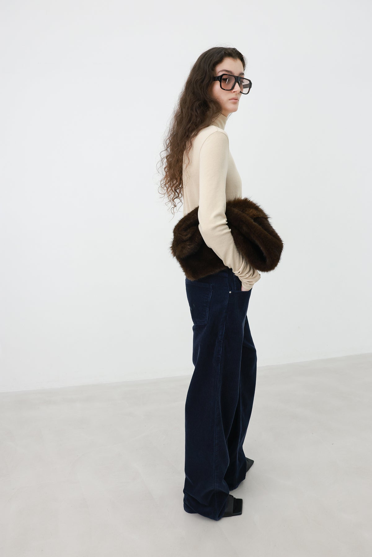 Like Fur Warmer Dark Brown