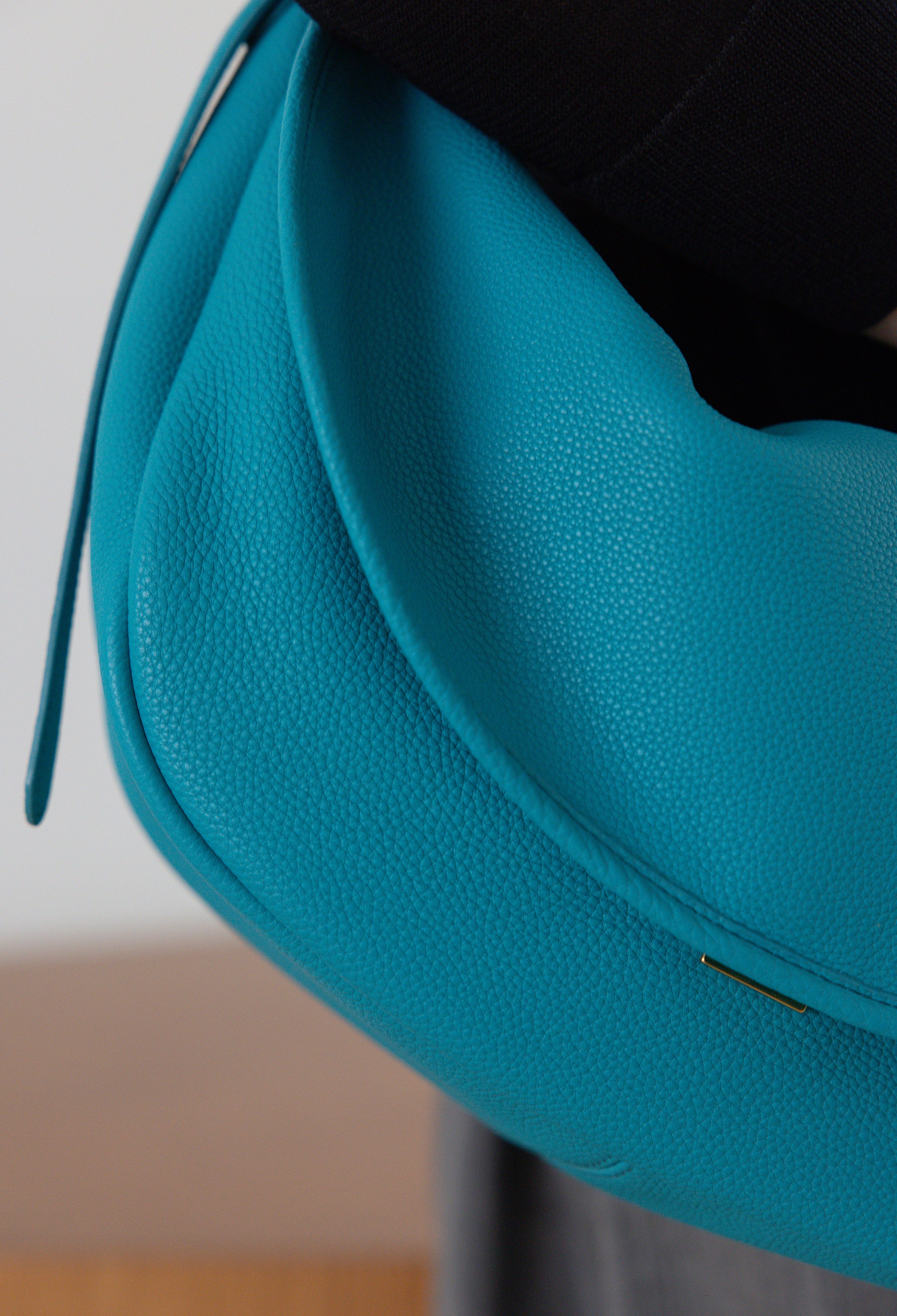 Crescent Bag Medium Togobeeige