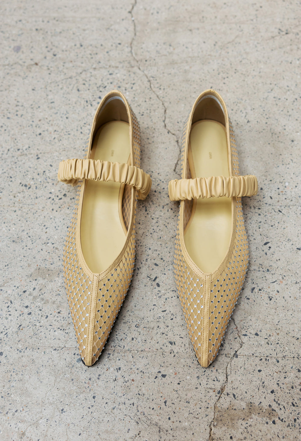 Bobby-Sox V-cut Shoes Beige