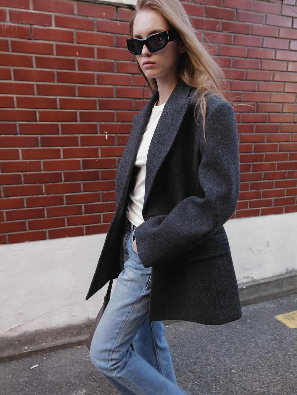 Hourglass silhouette coat charcoal