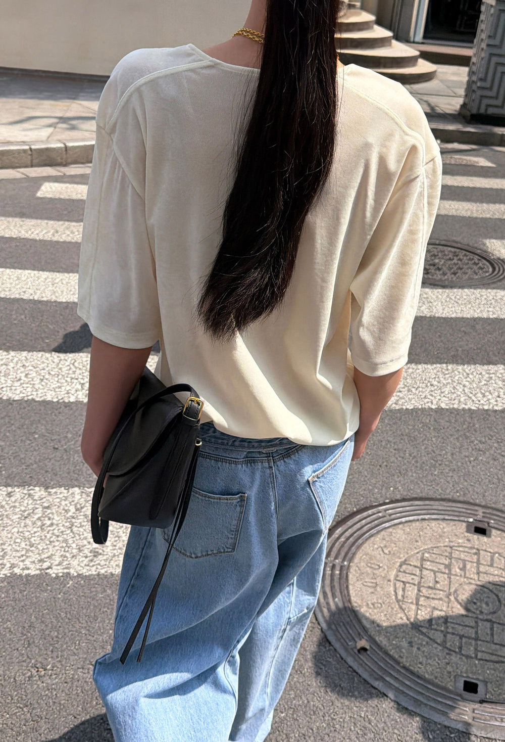 벨로아 U넥 티셔츠 아이보리