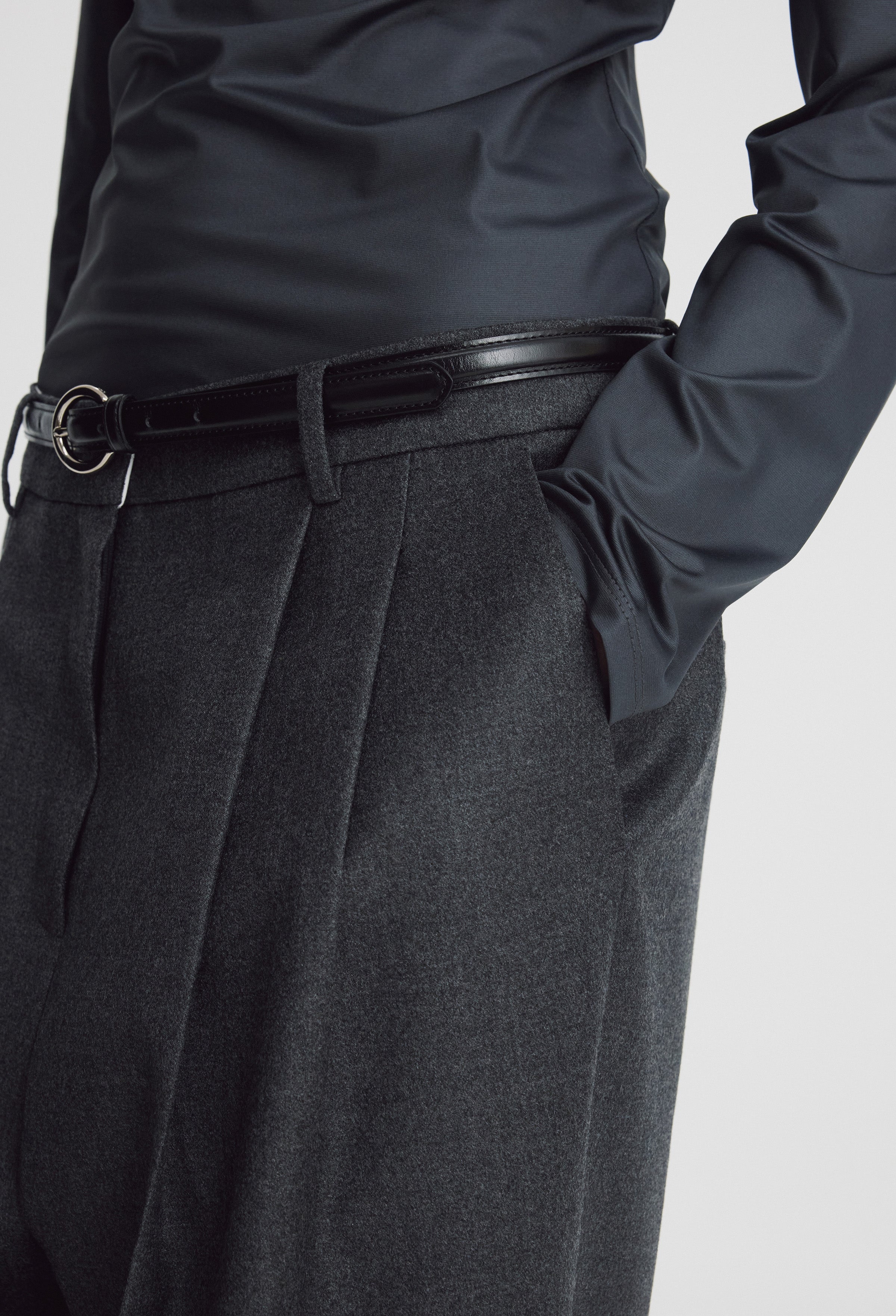 Circle Buckle Belt Black Silver