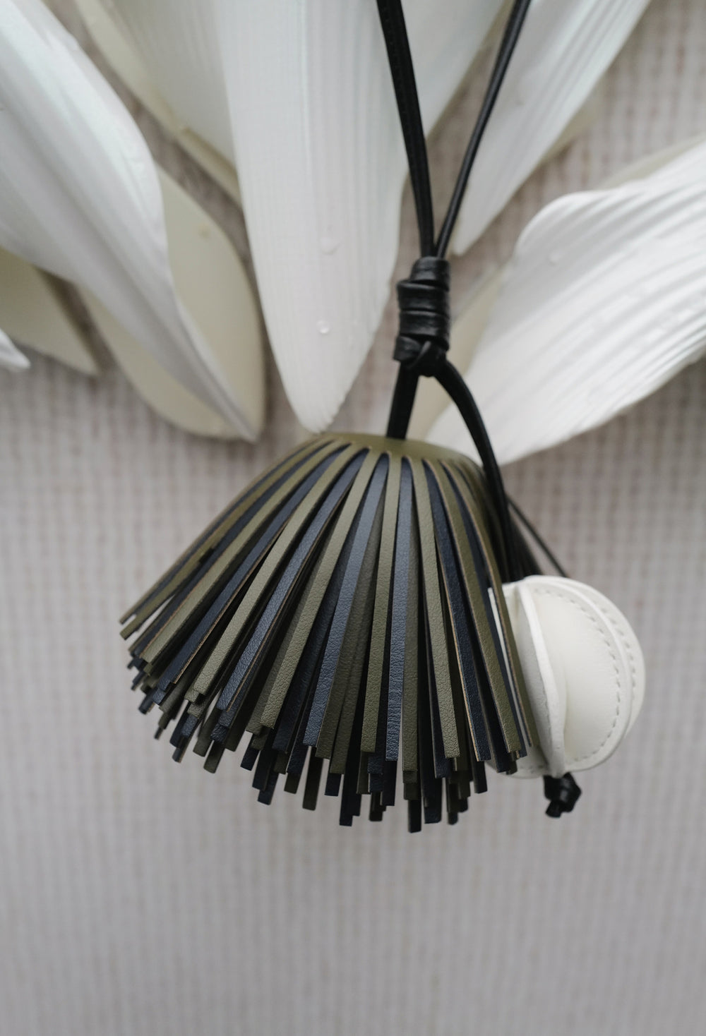 Dandelion Charm khaki