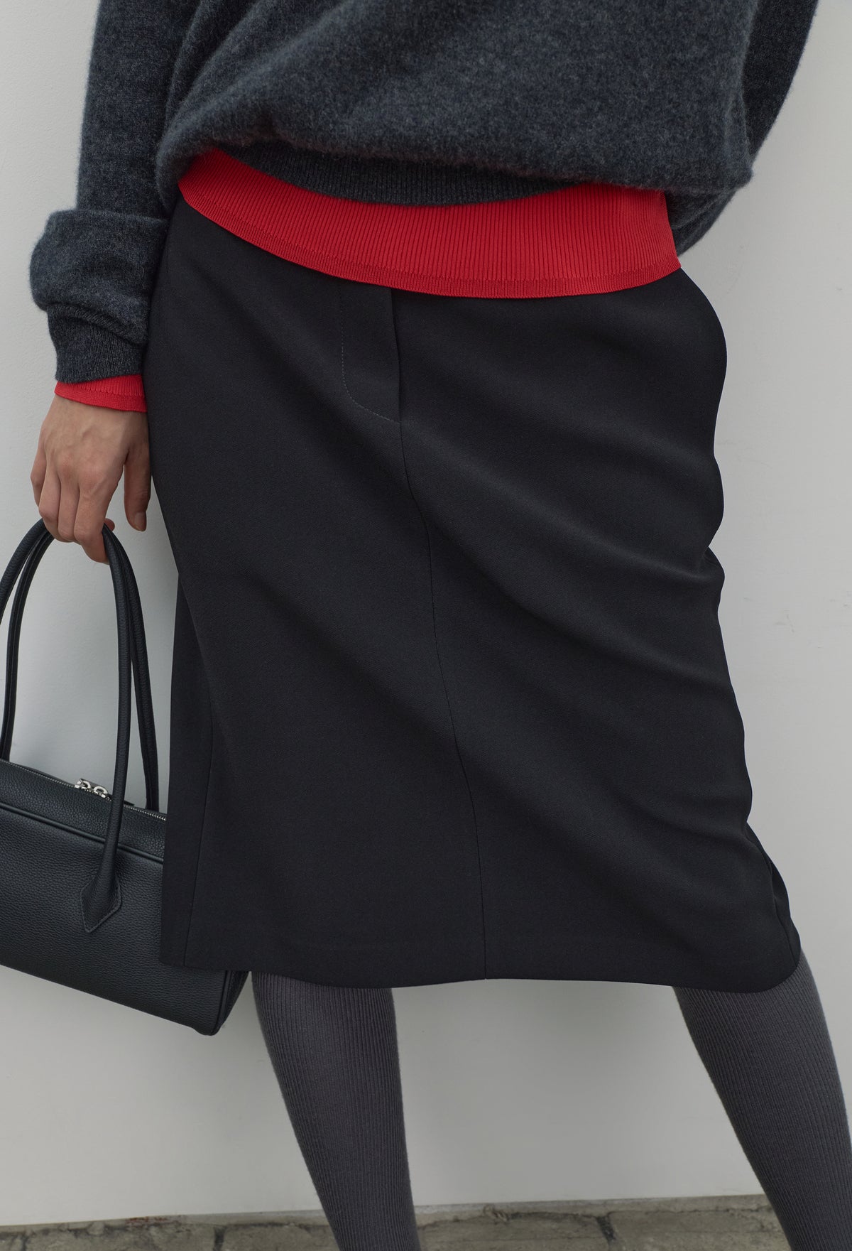 High-density Slim-Fit Skirt Black