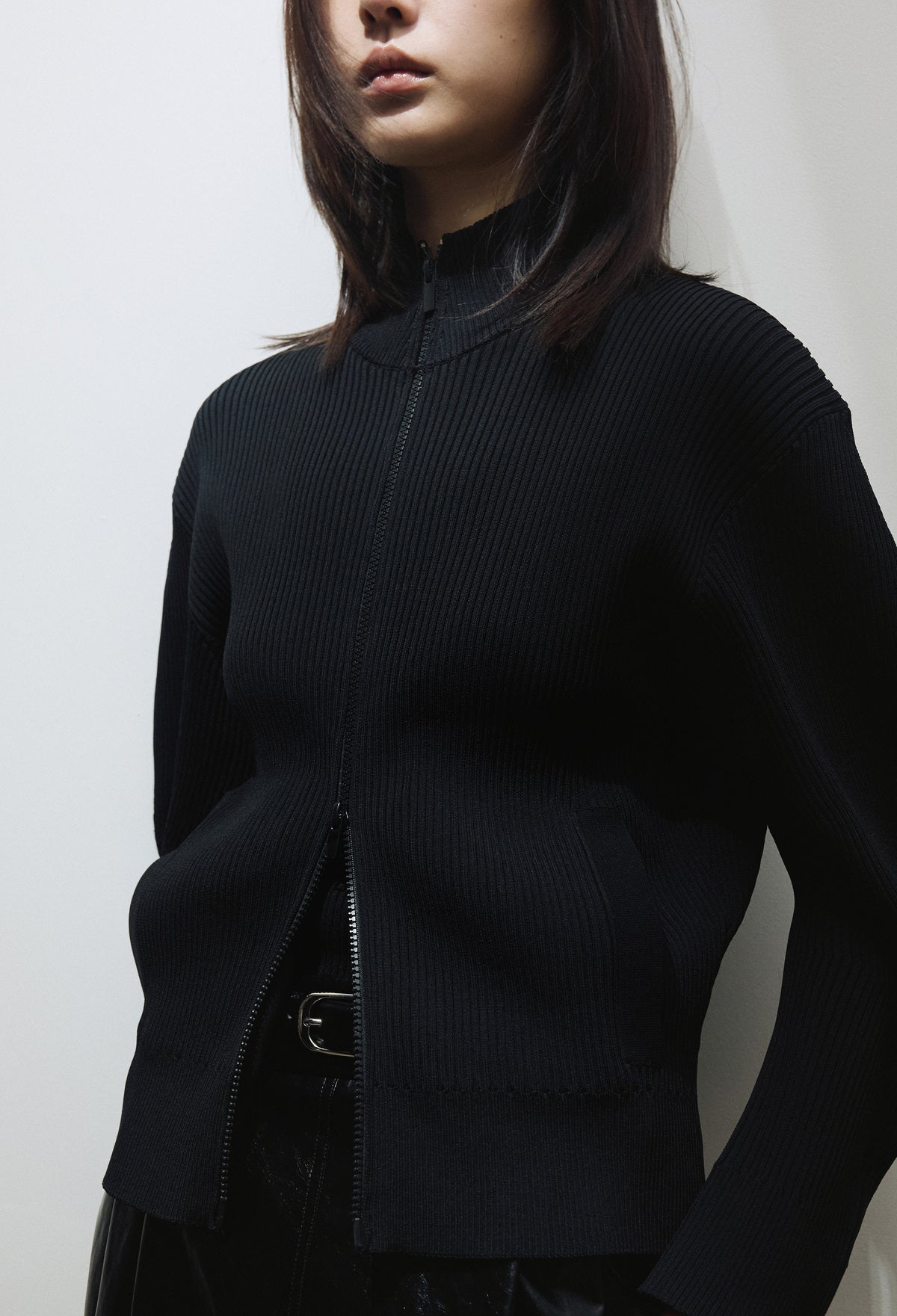 High-density Knit Zip-Up Black