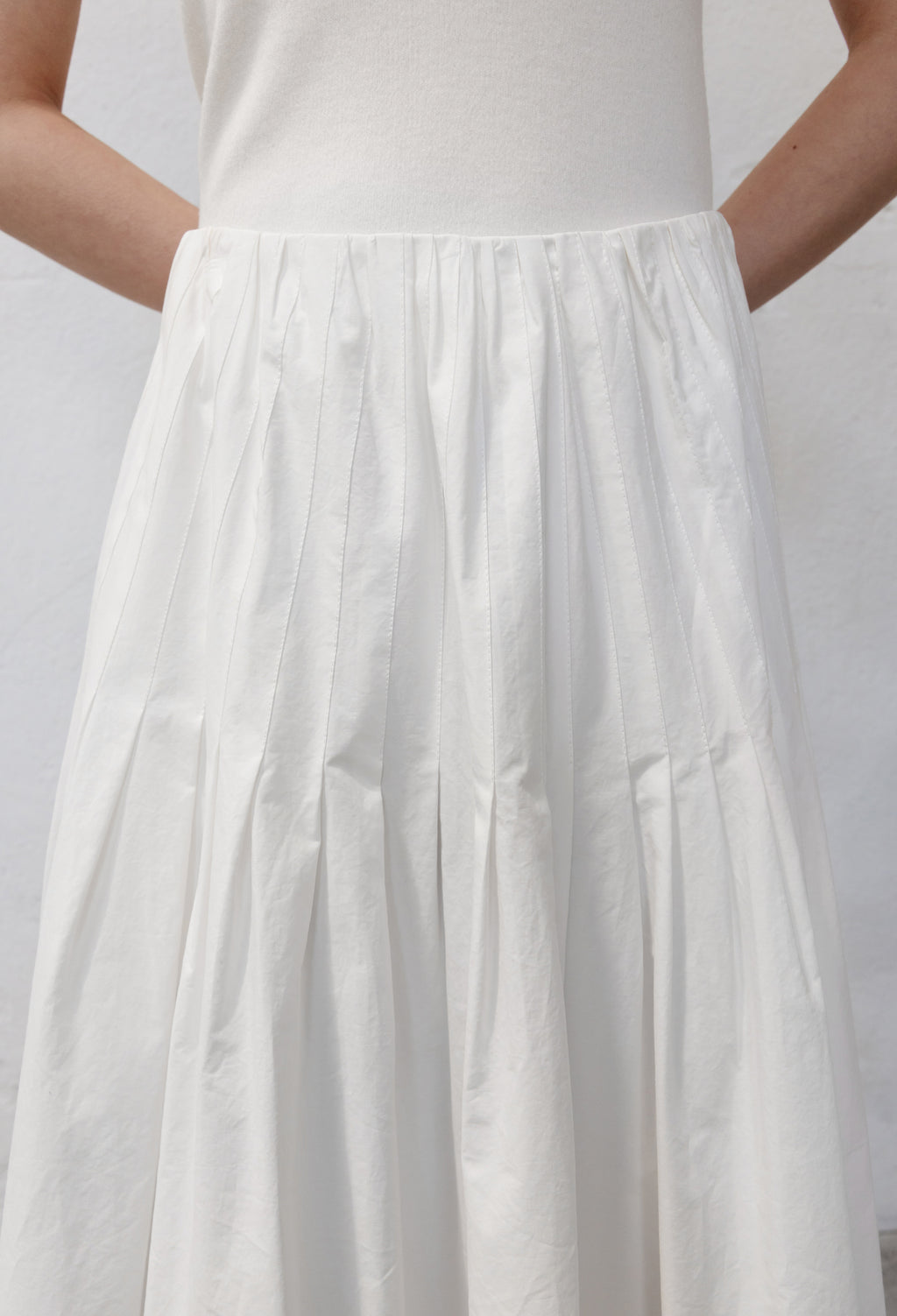 Pintuck full skirt white
