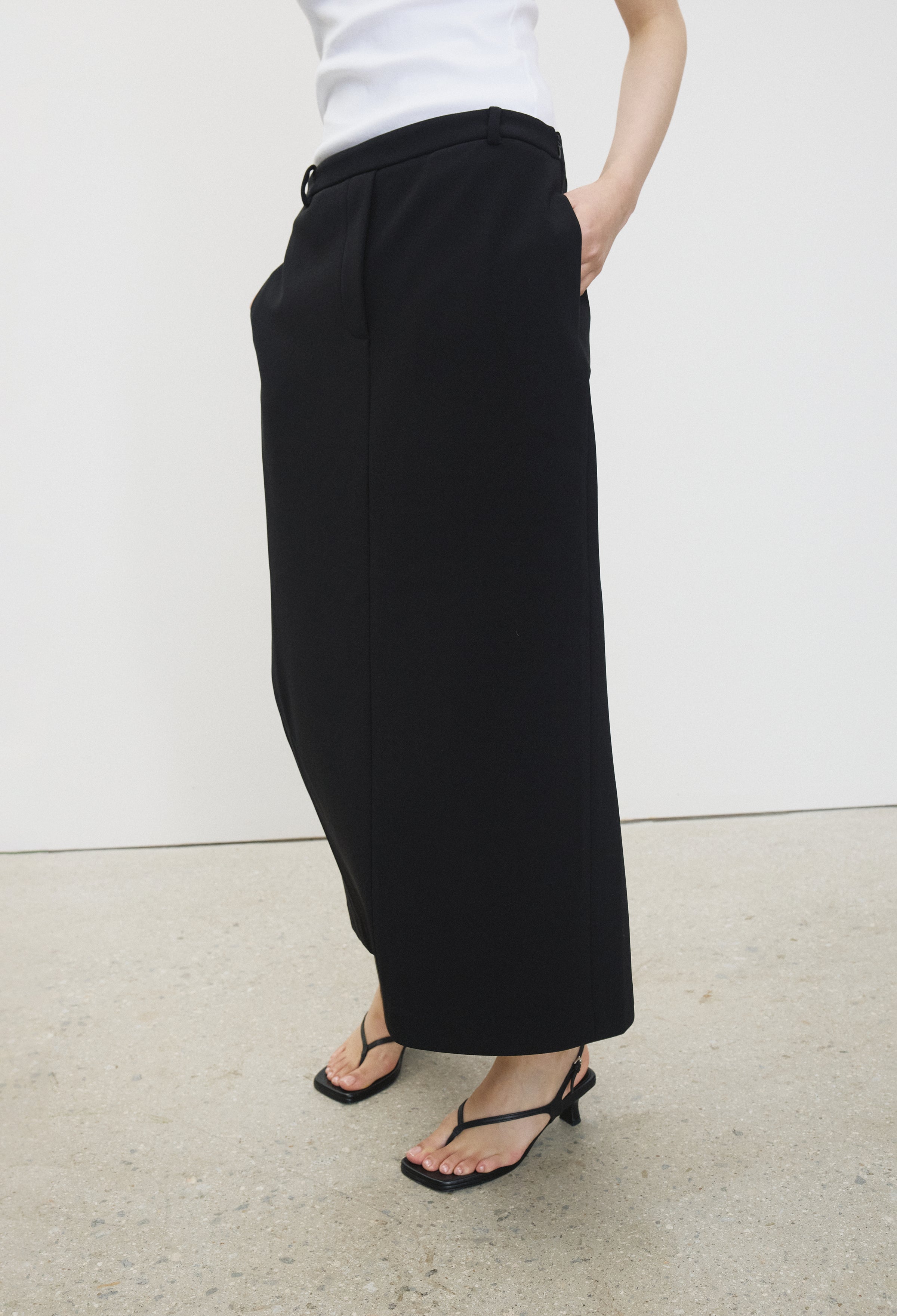 High-density Stretch Maxi Skirt Black