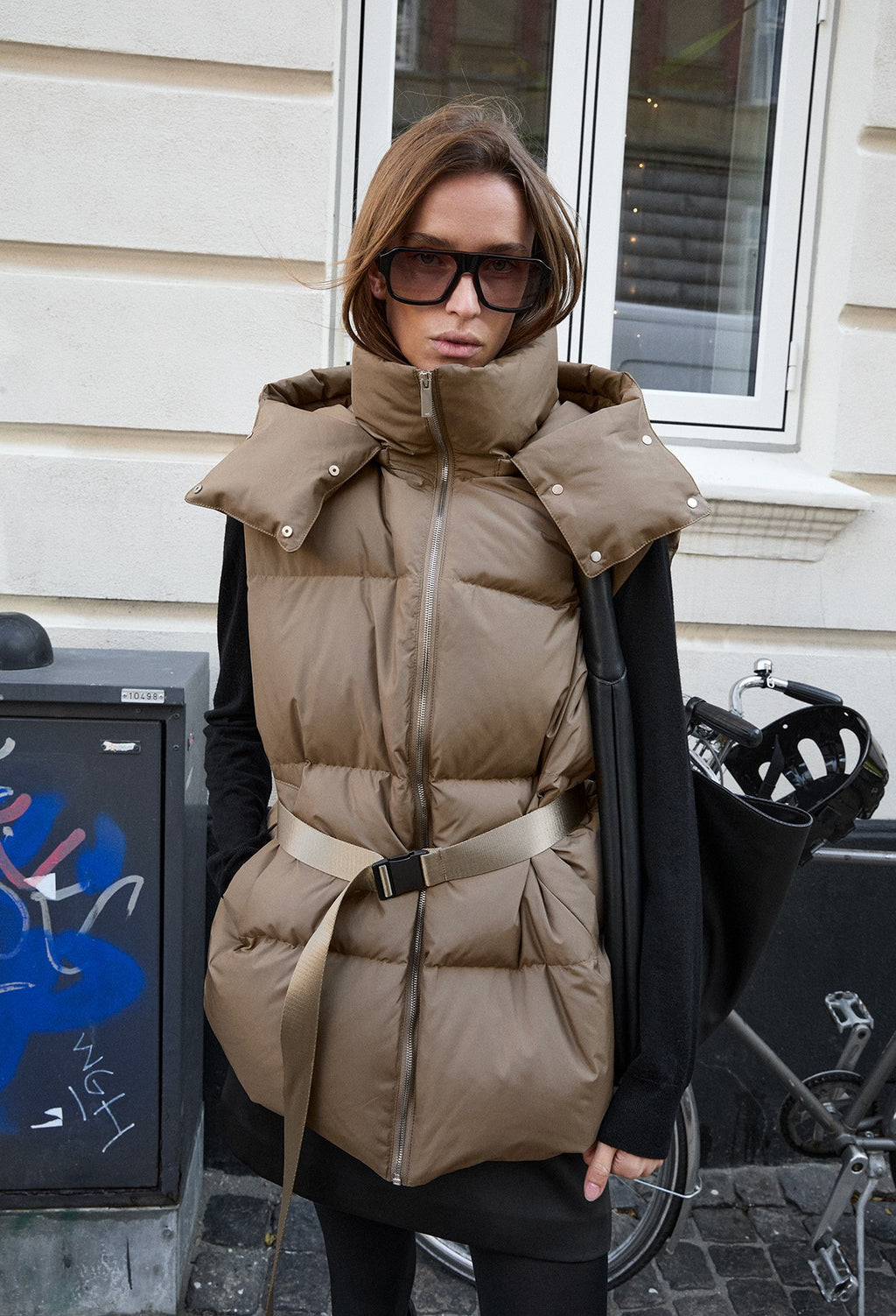 Hug Goose Down Vest Brown