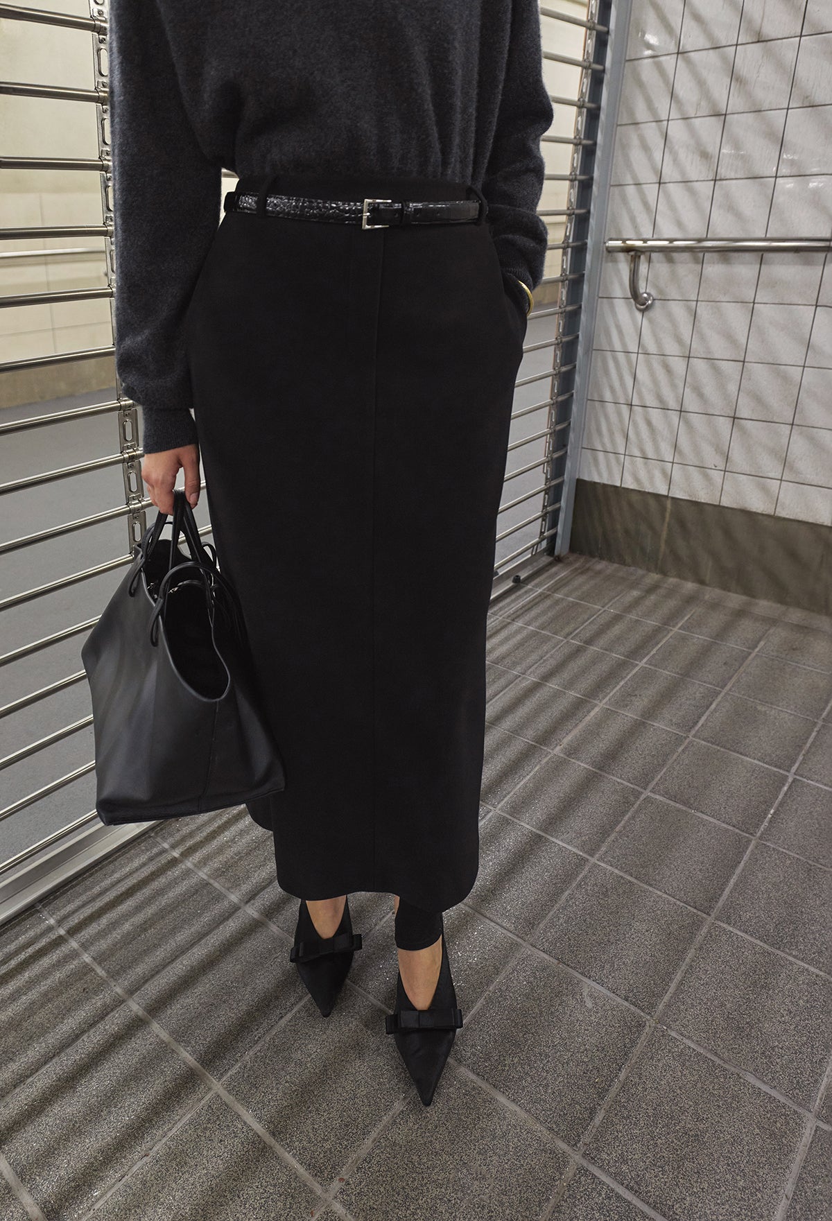 High-density Slim-Fit Maxi Skirt Black