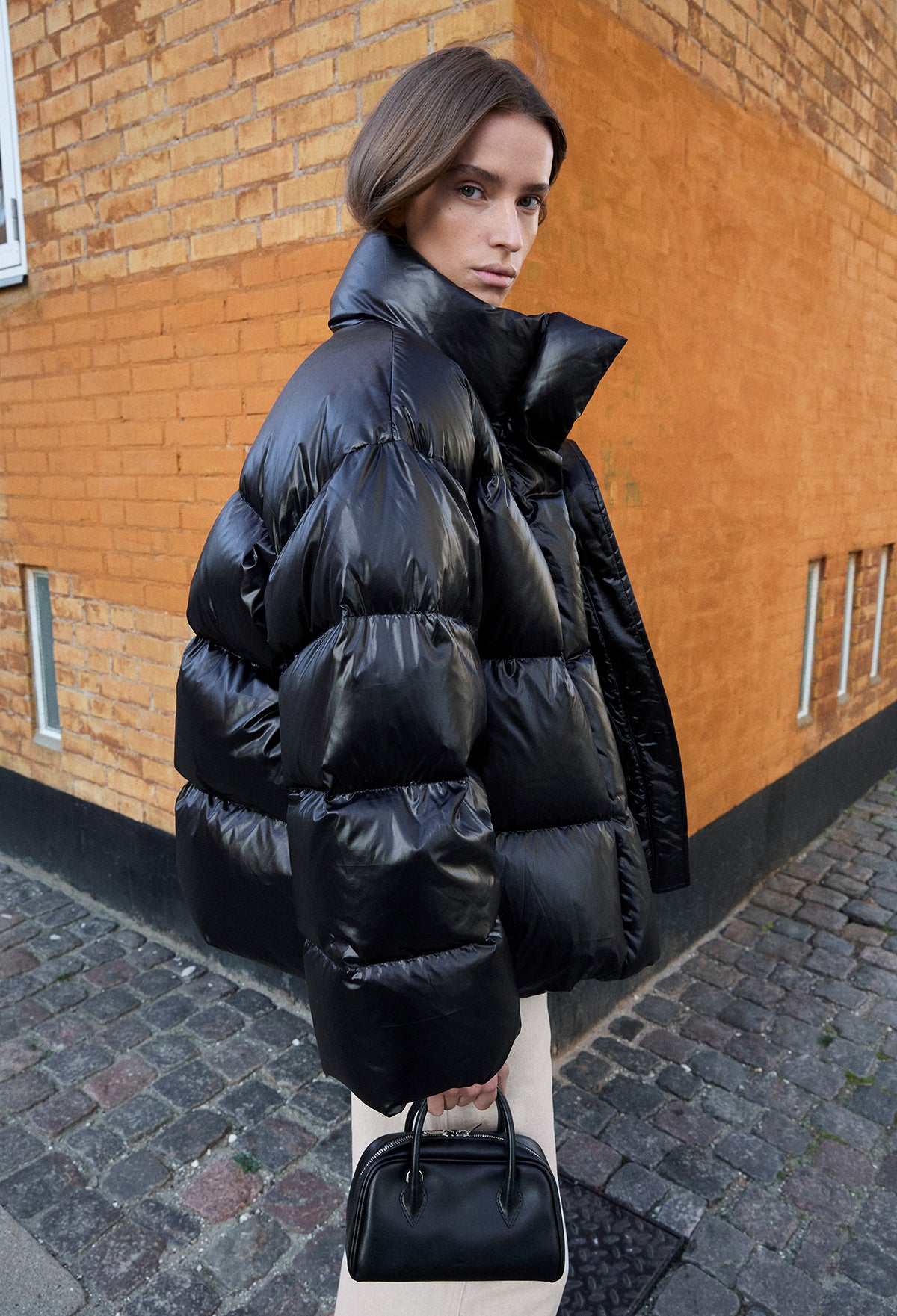 Fluffy Goose Down Black