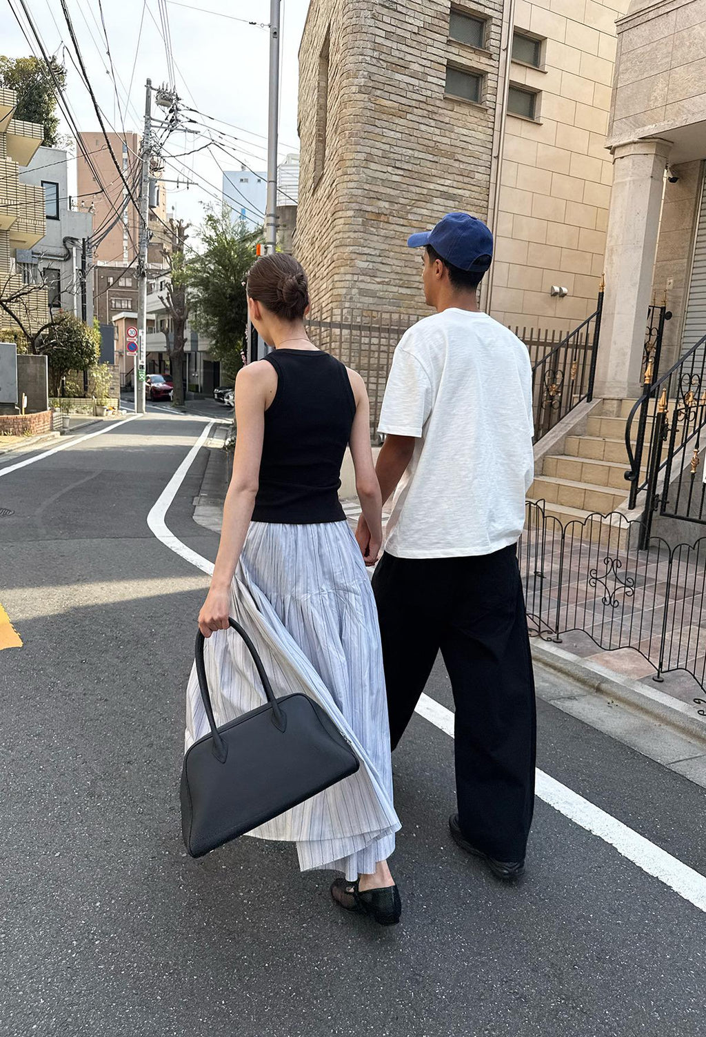 커브드 크롭 탑 블랙
