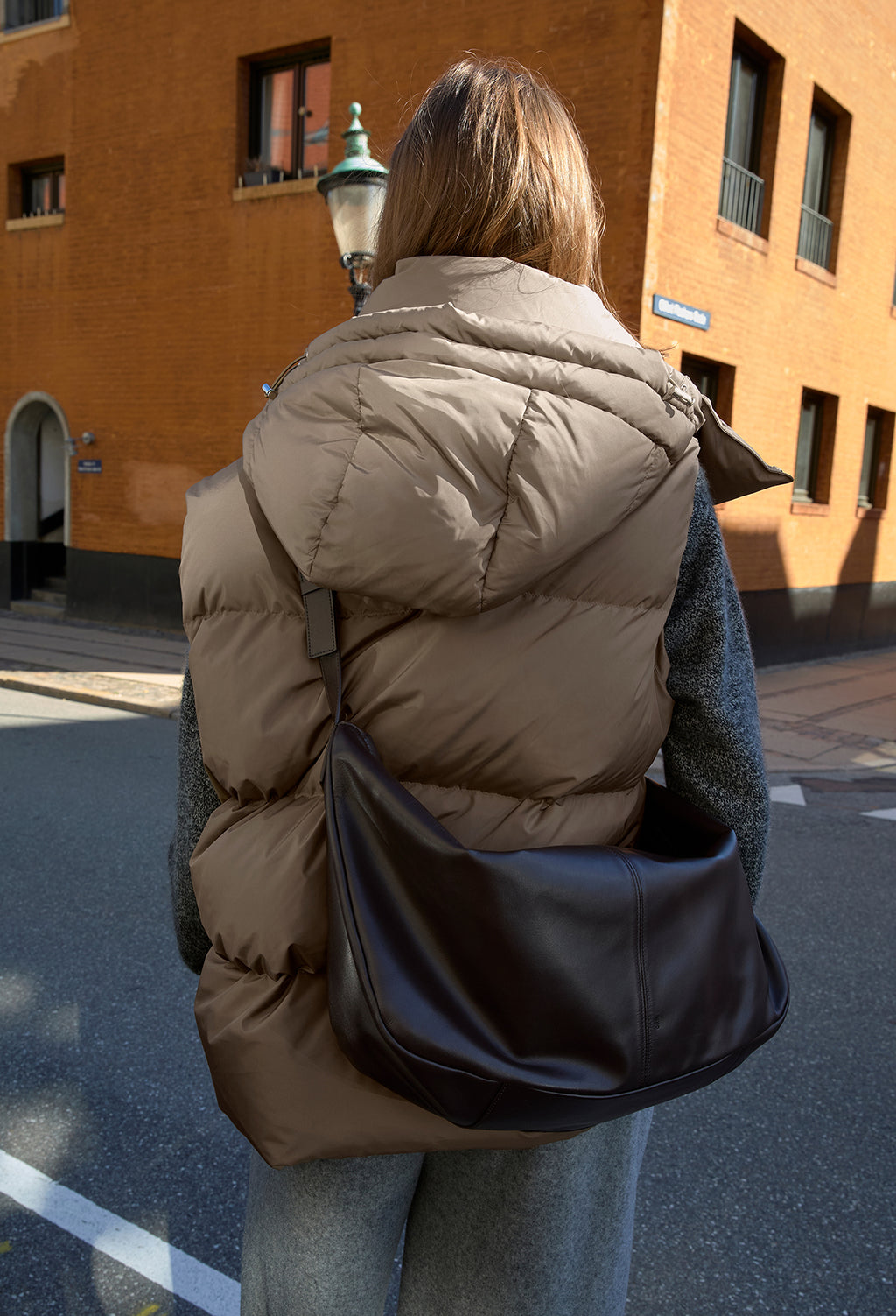 Hug Goose Down Vest Brown