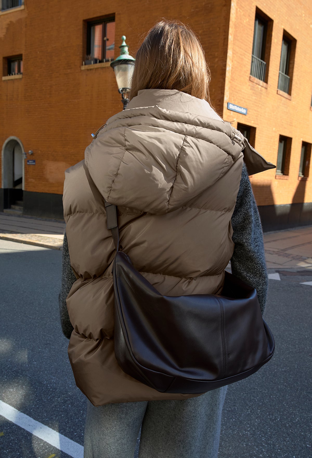 Hug Goose Down Vest Brown