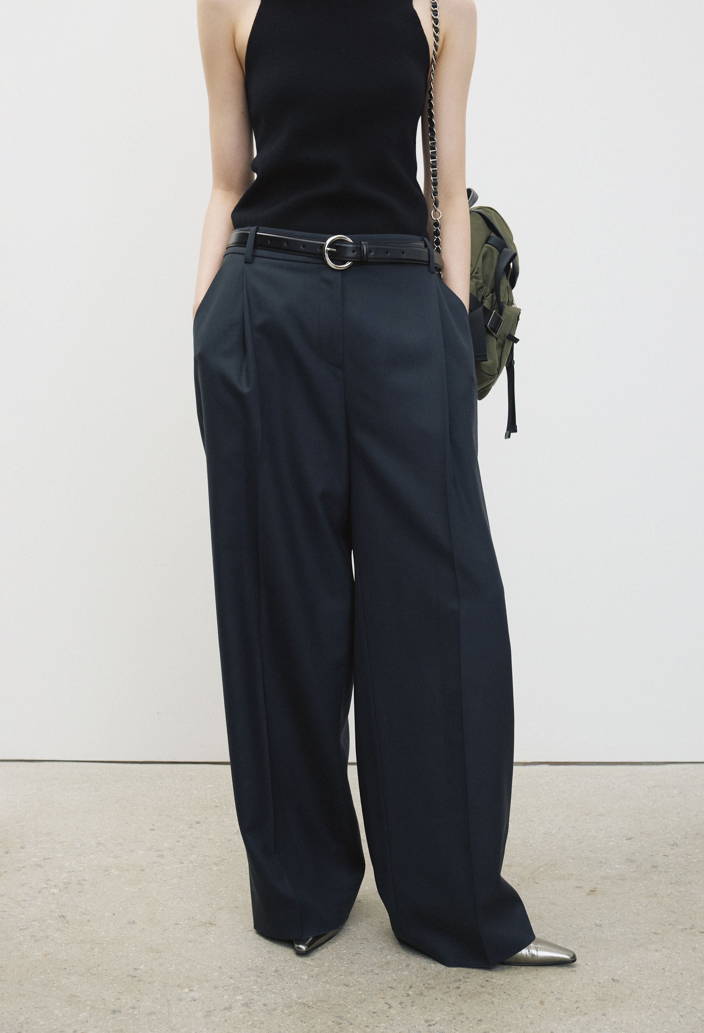 Wool 100 One-Pleat Trousers Navy